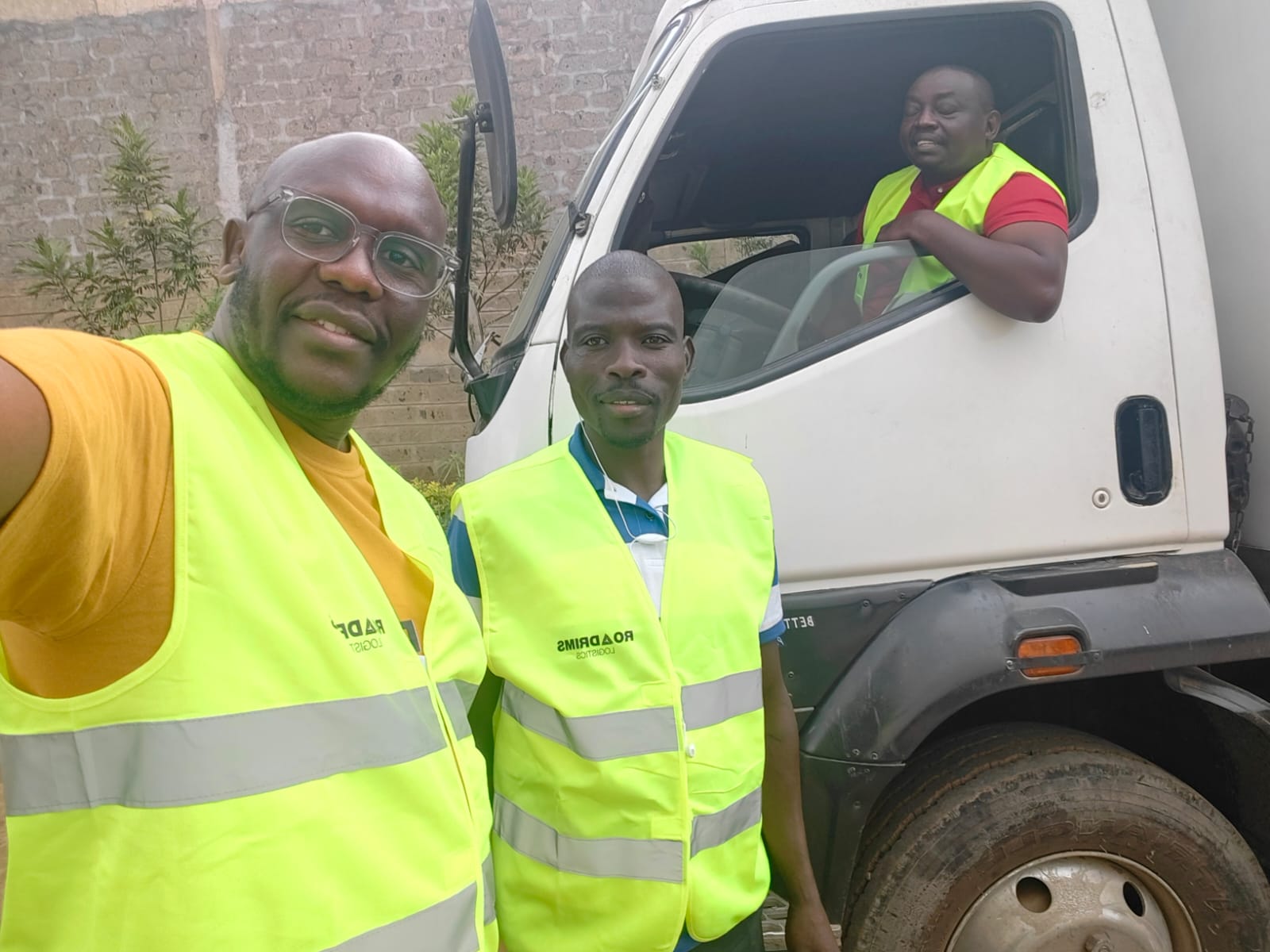 Roadrims Logistics team