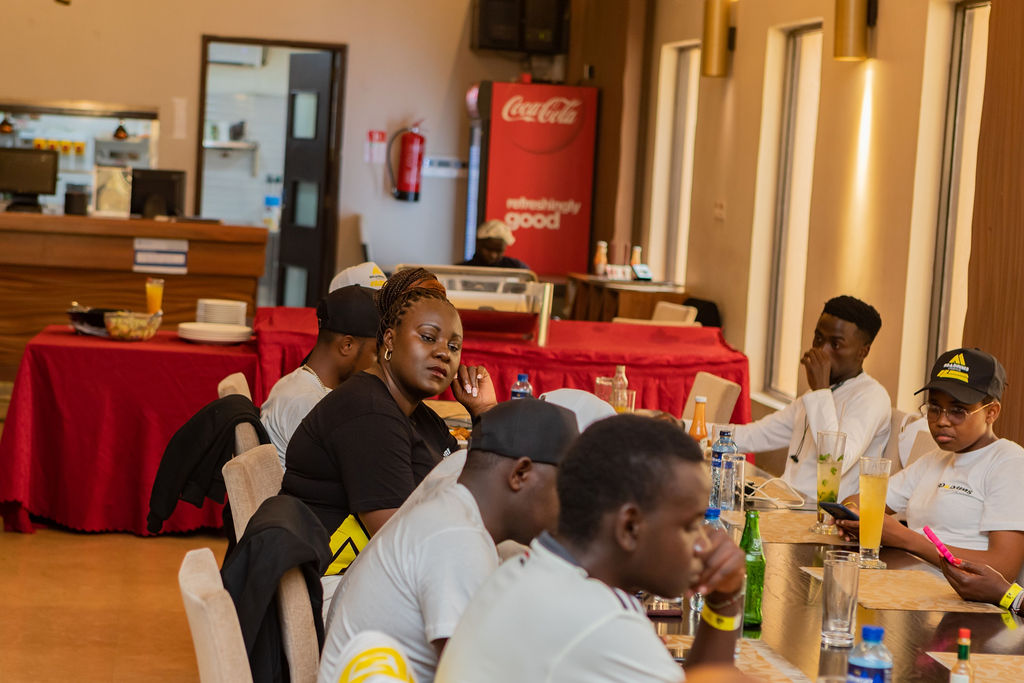 Roadrims Logistics team