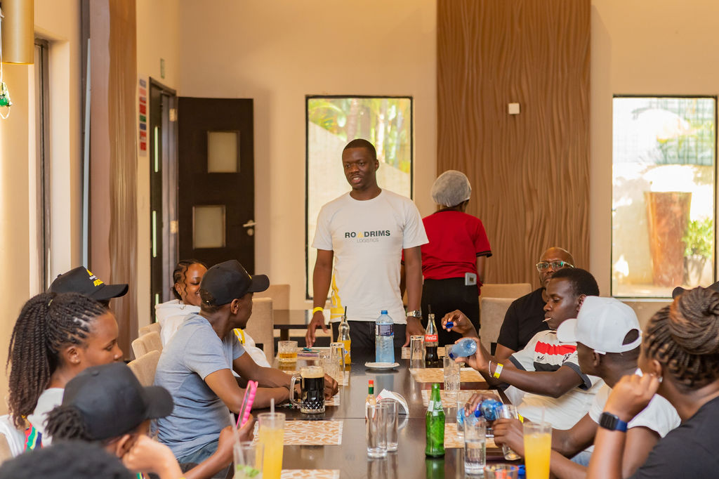 Roadrims Logistics team